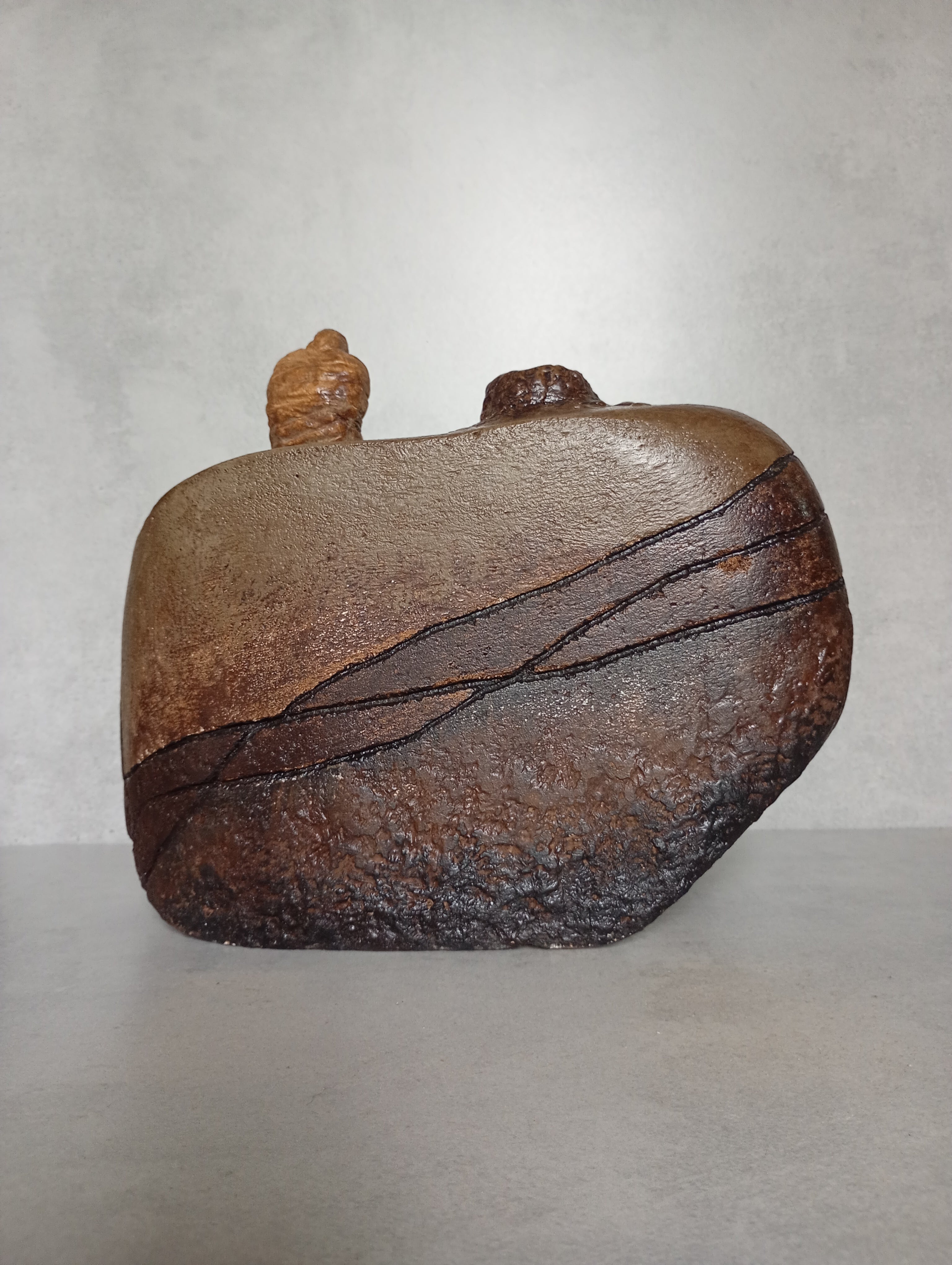 “L’Uomo Pensante” – Vaso scultura artigianale in gasbeton